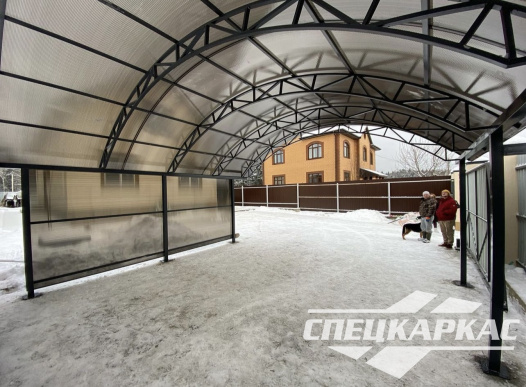 Навес из поликарбоната 6х6 для авто с закрытой боковой стенкой №53 - фото 1488